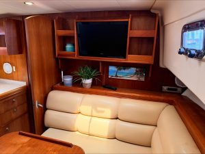 salon, Mainship 34, trawler for sale