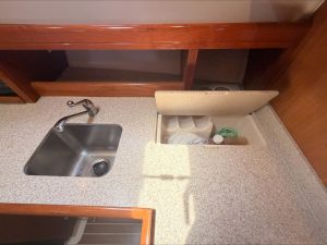 interior, Mainship 34, trawler for sale