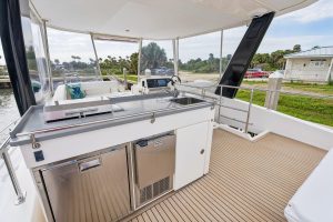 cockpit, Leopard 43 PowerCat, trawler for sale