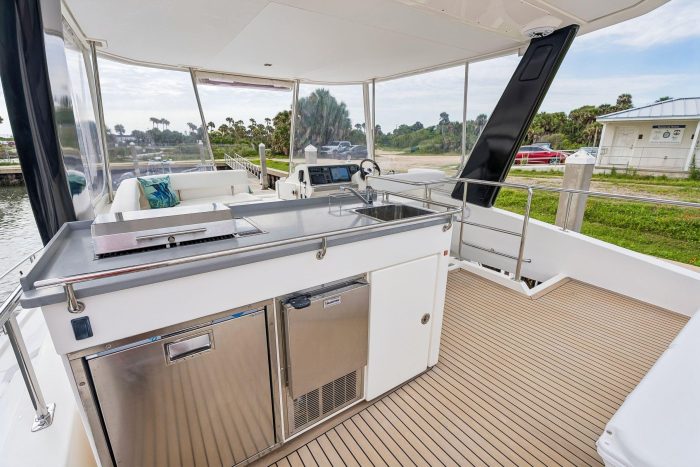 cockpit, Leopard 43 PowerCat, power catamaran for sale