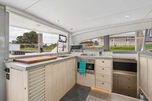 salon, Leopard 43 PowerCat, trawler for sale