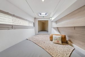 bed, Leopard 43 PowerCat, trawler for sale