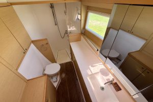 bath, Lagoon 450, catamaran for sale