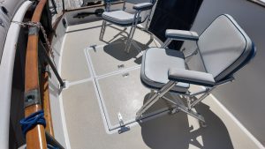 deck, Grand Banks 42 Classic, trawler for sale