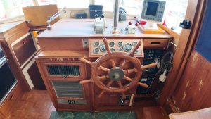 navigation station, Grand Banks 42 Classic, trawler for sale