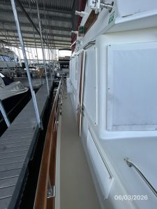 deck, Grand Banks 46 Classic, trawler for sale
