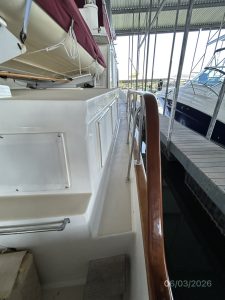 deck, Grand Banks 46 Classic, trawler for sale