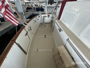 cockpit, Grand Banks 46 Classic, trawler for sale