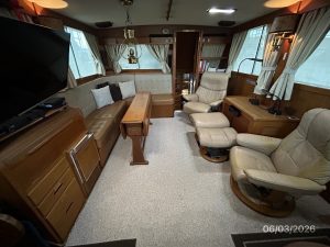 salon, Grand Banks 46 Classic, trawler for sale