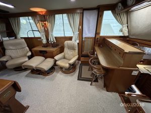 salon, Grand Banks 46 Classic, trawler for sale