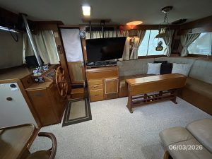 salon, Grand Banks 46 Classic, trawler for sale