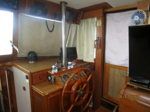 navigation station, Grand Banks 46 Classic, trawler for sale