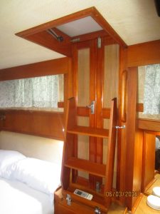 bed, Grand Banks 46 Classic, trawler for sale
