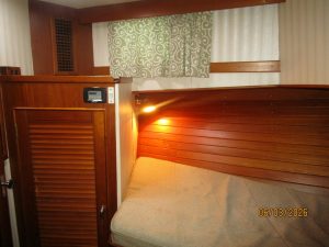 bed, Grand Banks 46 Classic, trawler for sale