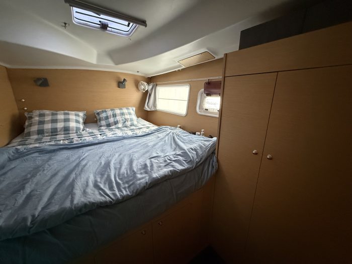 bed, Lagoon 380, catamaran for sale