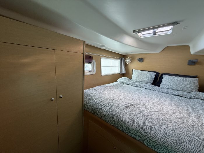 bed, Lagoon 380, catamaran for sale