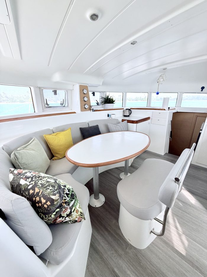 salon, Lagoon 380, catamaran for sale