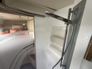 bath, Xquisite X5, catamaran for sale