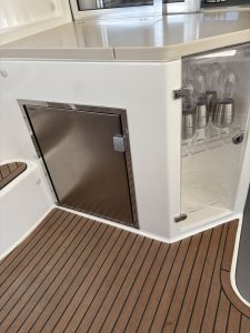 deck, Xquisite X5, catamaran for sale