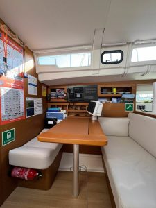 salon, Jeanneau 490, sailboat for sale