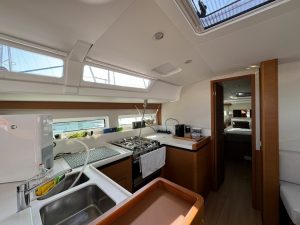 interior, Jeanneau 490, sailboat for sale