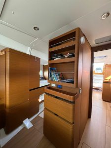 interior, Jeanneau 490, sailboat for sale