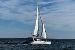 underway, Voyage 440, catamaran for sale