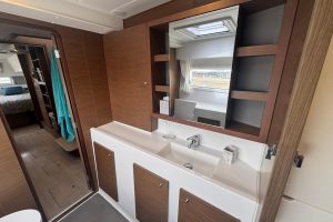 bath, Lagoon 42, catamaran for sale
