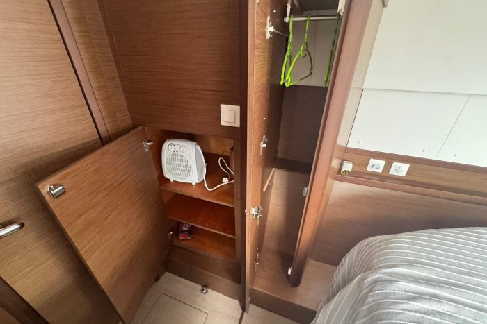 bed, Lagoon 42, catamaran for sale