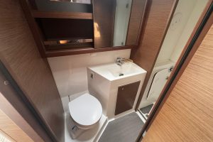 bath, Lagoon 42, catamaran for sale