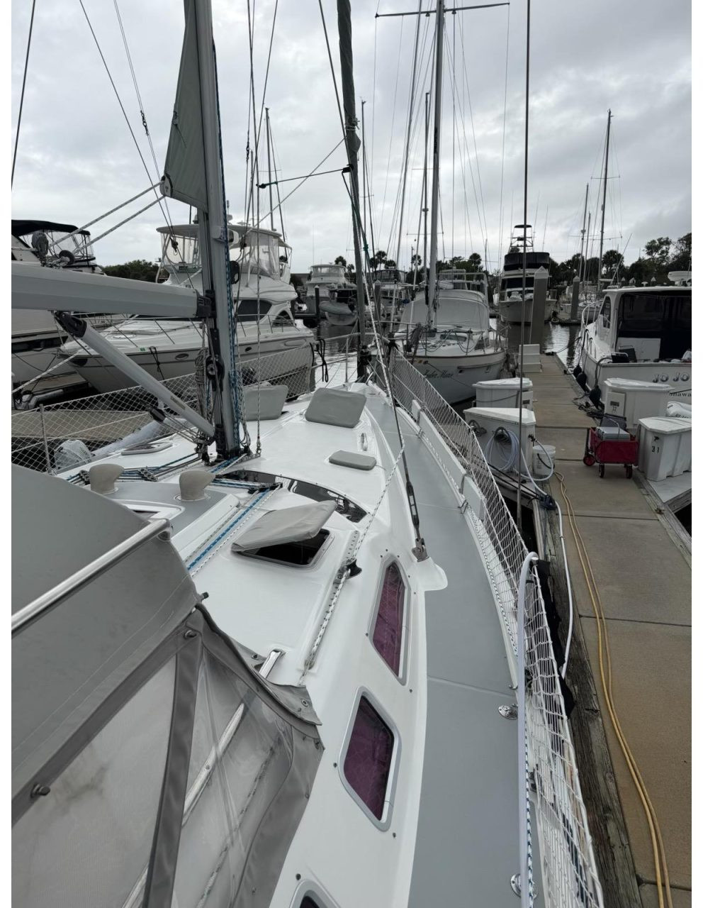 deck, Hunter, sailboat for sale