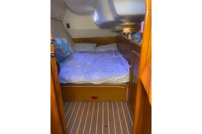 bed, Hunter, sailboat for sale