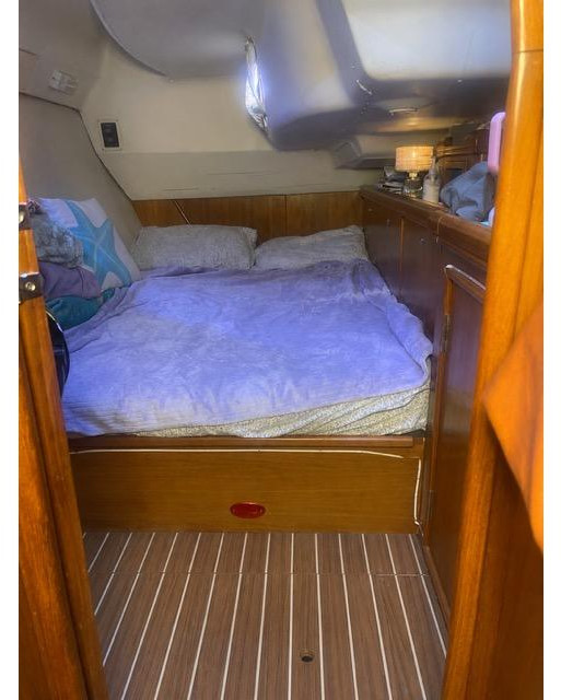 bed, Hunter, sailboat for sale