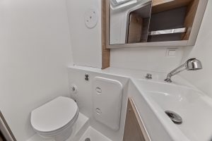 bath, Lagoon 42, catamaran for sale