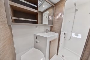 bath, Lagoon 42, catamaran for sale