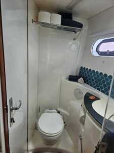 bath, Leopard 46, catamaran for sale