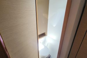 bath, FP 40 Lucia, catamaran for sale