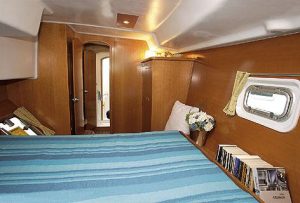 bed, Lagoon 380, catamaran for sale