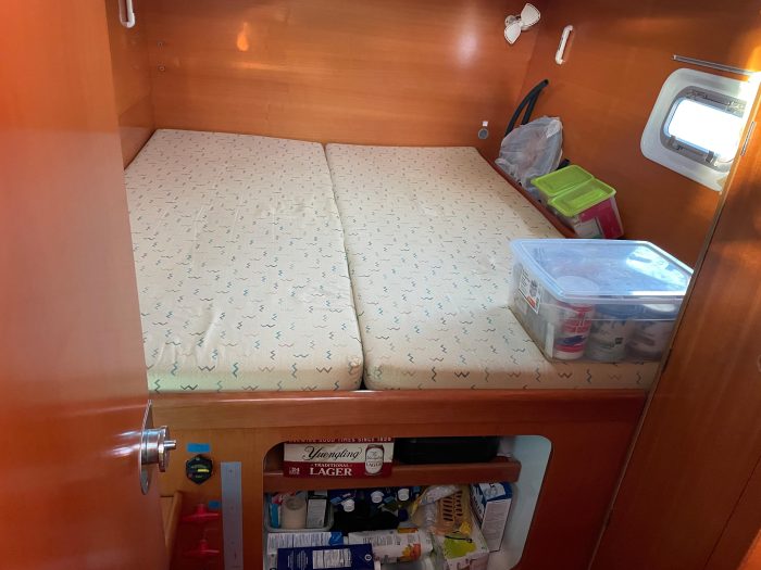 bed, Lagoon 380, catamaran for sale