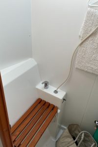 bath, Lagoon 380, catamaran for sale