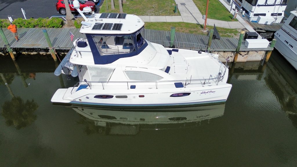 Leopard 39 Powercat M/Y Island Paws underway