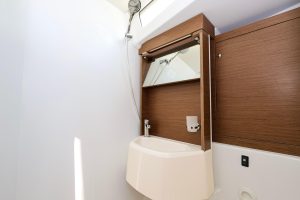 bath, Beneteau, sailboat for sale