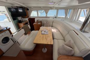 salon, Lagoon 440, catamaran for sale
