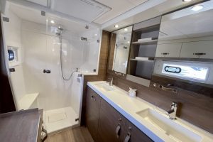 Bali 4.4, catamaran for sale