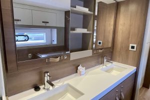 Bali 4.4, catamaran for sale