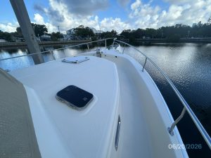deck, Mainship 400, trawler for sale