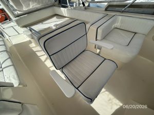 cockpit, Mainship 400, trawler for sale