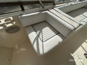 cockpit, Mainship 400, trawler for sale