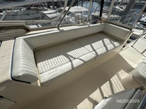 cockpit, Mainship 400, trawler for sale