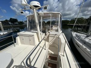 helm, Mainship 400, trawler for sale